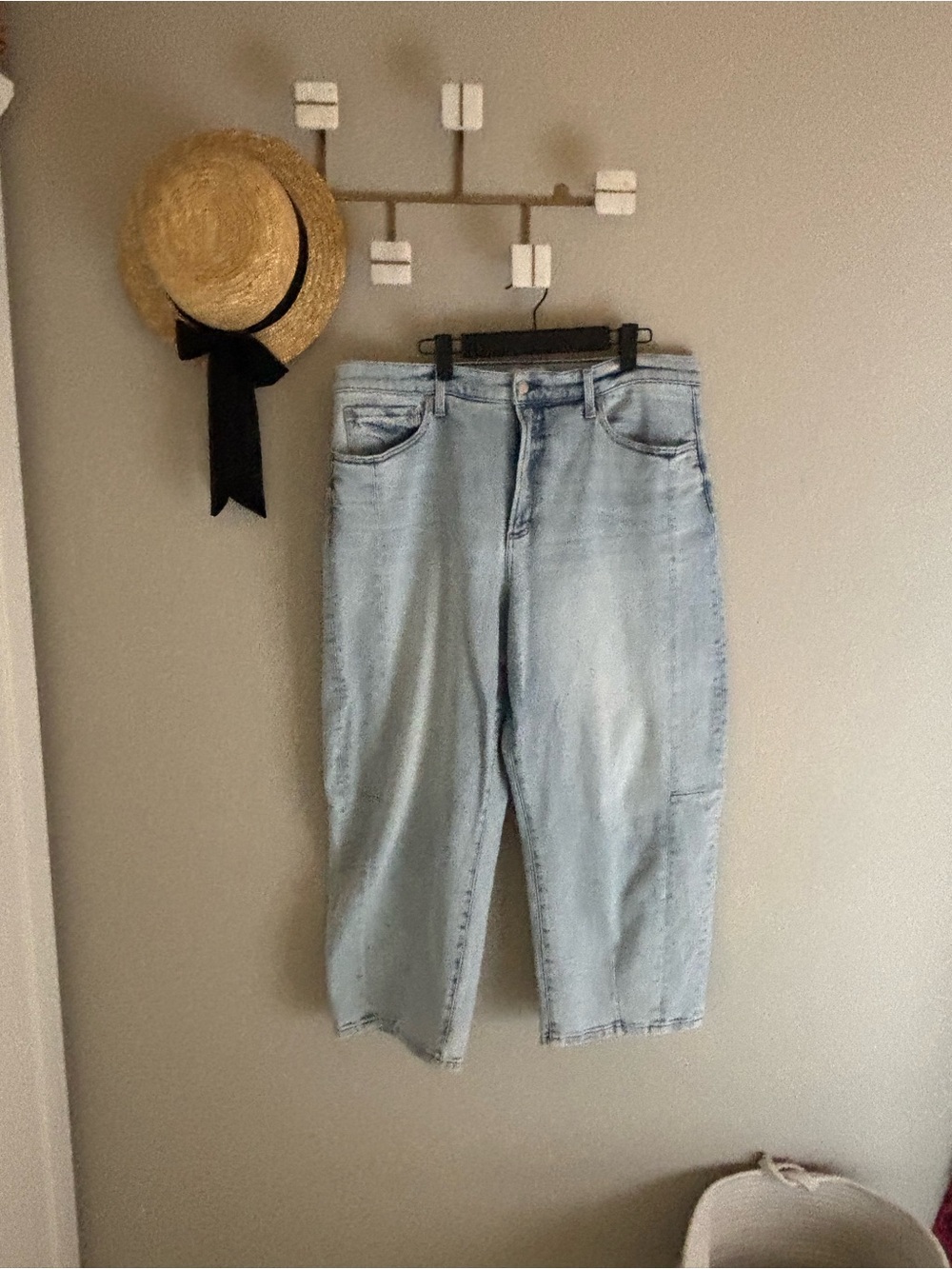 Pistola Light Wash Barrel Leg Jean 33